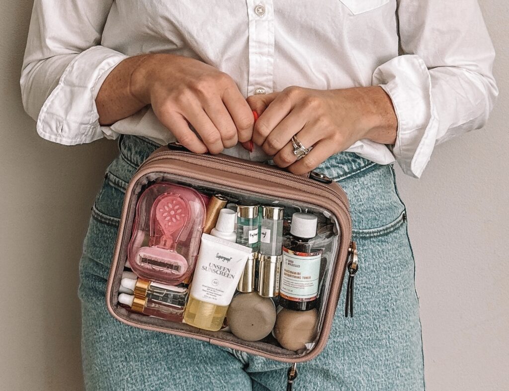 How to pack a toiletry bag