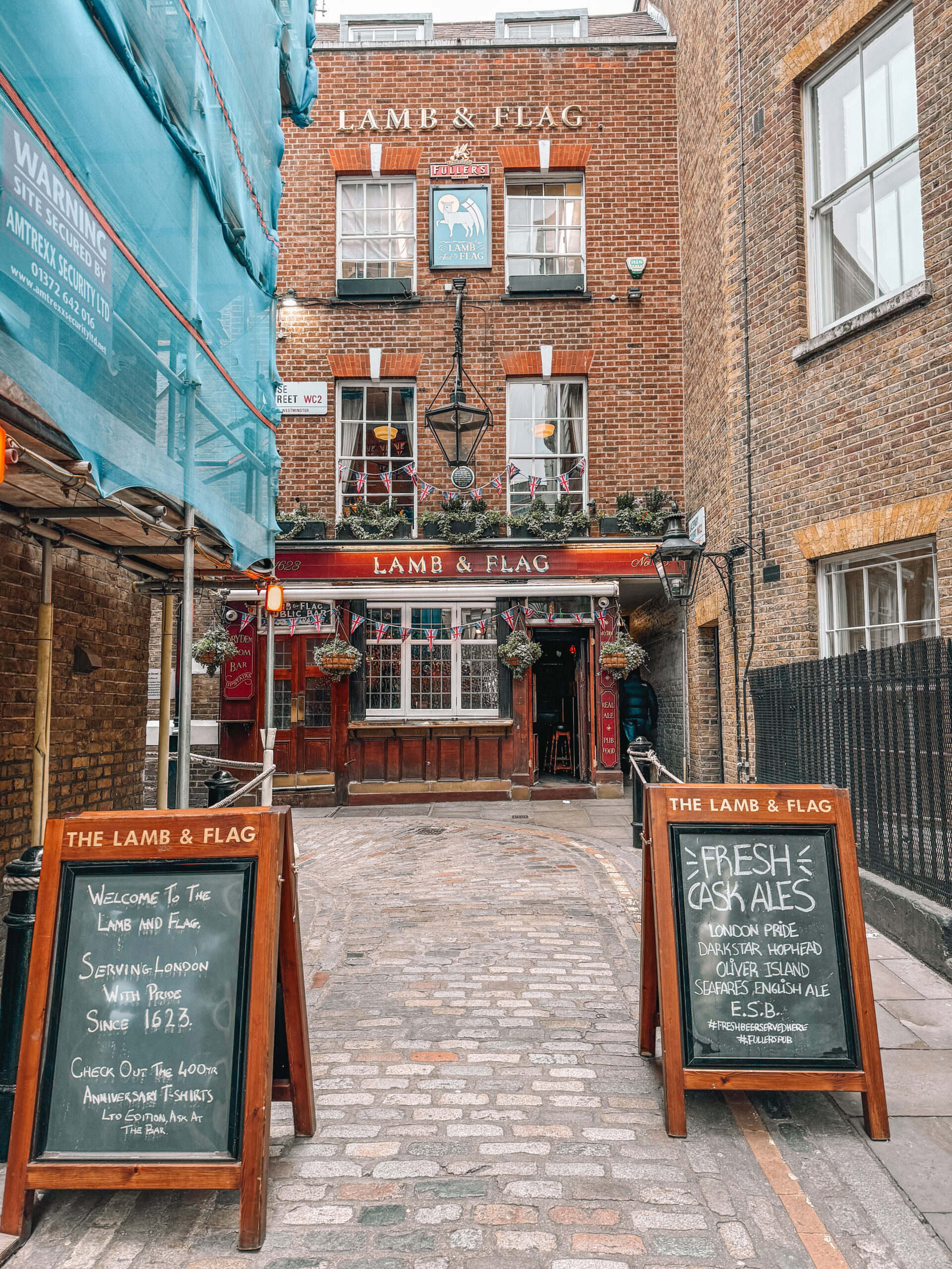 Lamb & Flag in London, England