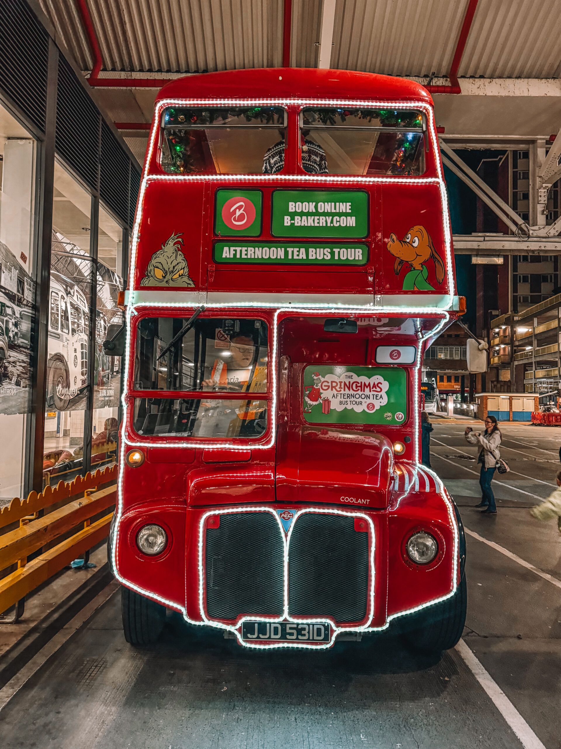 Grinch afternoon tea bus tour in London, England